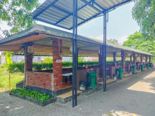 Fotografie z fotogalerie ubytování RedDoorz Syariah at Mojosari v destinaci Mojokerto