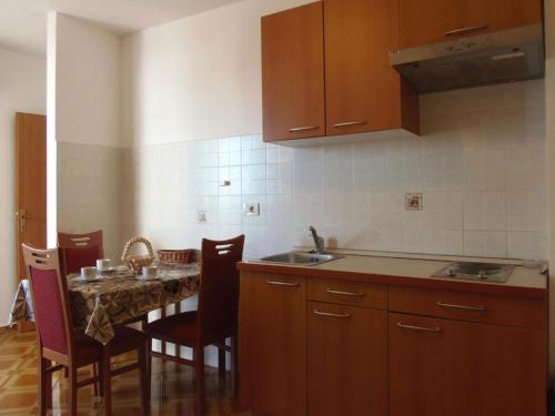 Apartment in Dramalj with sea view, balcony, air conditioning, WiFi 4623-3
