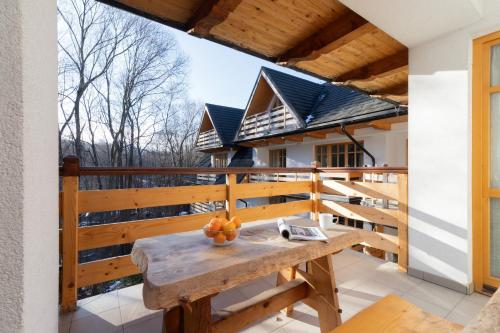 Balkón alebo terasa v ubytovaní Kaszelewskiego Apartment Zakopane by Noclegi Renters