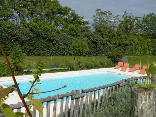 Majestic holiday home in Paleyrac with private pool