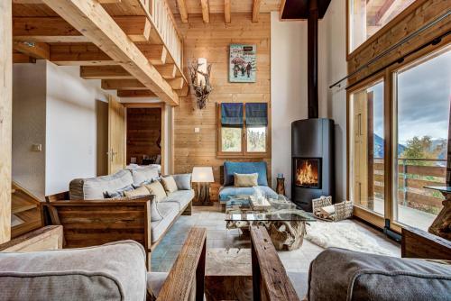 A seating area at Chalet Leopard de Neige