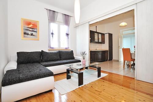 Apartment in Poljana with sea view, terrace, air conditioning, WiFi 3617-1