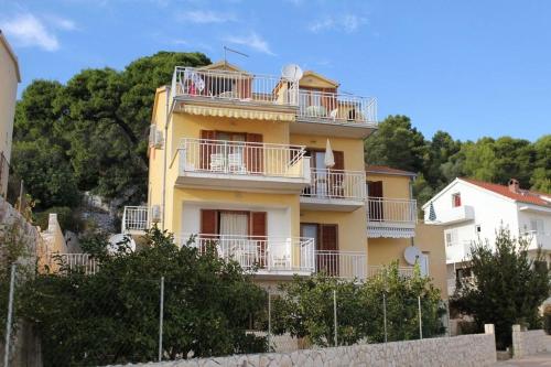 Studio apartment in Hvar town with sea views, terrace, air conditioning, WiFi 3615-5