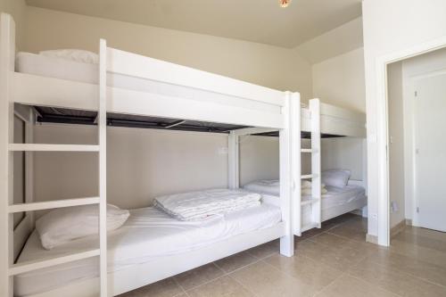 เตียงสองชั้นในห้องที่ Les Cerisiers du Mont Ventoux