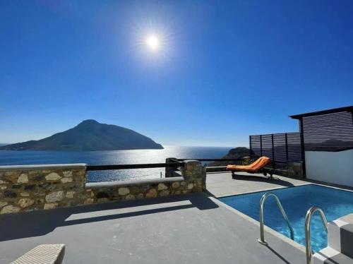 Bazen u ili blizu objekta Valentine's Sunset - Luxury Villa @Kastelli