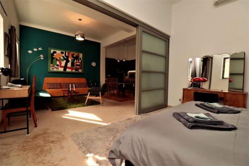 Central studio in Monastiraki B