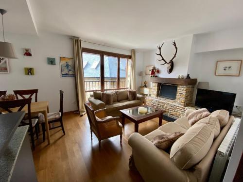 Ruang duduk di Apartamento Los Altos de Escarrilla dos habitaciones y dos baños, FORMIGAL-PANTICOSA