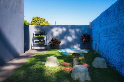 Κήπος έξω από το Casa com 2 suítes, cozinha completa , área de lazer, piscina infantil, 10 min do parque aquático