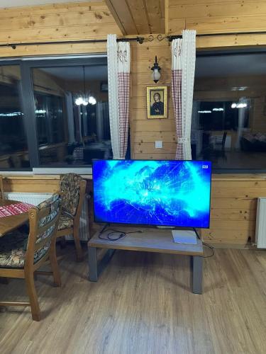 Casa Tudor tesisinde bir televizyon ve/veya eğlence merkezi