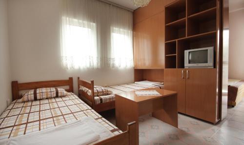 Gallery image of Apartments Villa Slavica in Petrovac na Moru