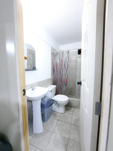 Ένα μπάνιο στο Hostal Dulzura