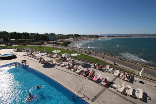 Πισίνα στο ή κοντά στο PARADISO 'В' 310 Private Room Nessebar