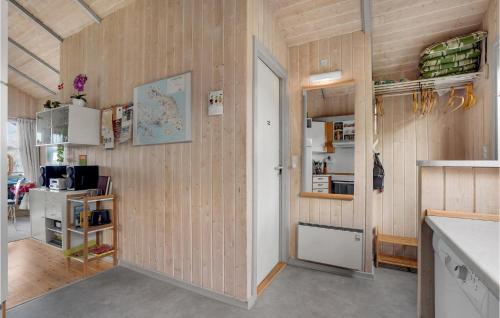 Η κουζίνα ή μικρή κουζίνα στο Stunning Home In Sydals With Sauna
