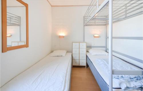 Postel nebo postele na pokoji v ubytování Cozy Home In Vestervig With House A Panoramic View