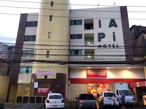 サルバドールにあるIapi Hotelの車寄せの建物