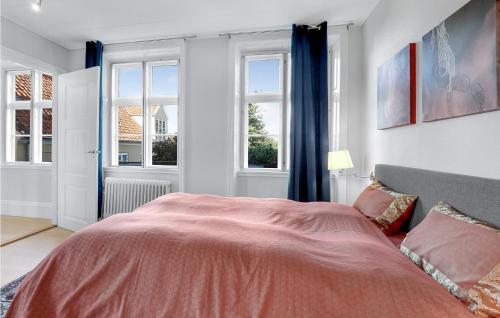 Postel nebo postele na pokoji v ubytování Nice Apartment In Svaneke With Kitchen