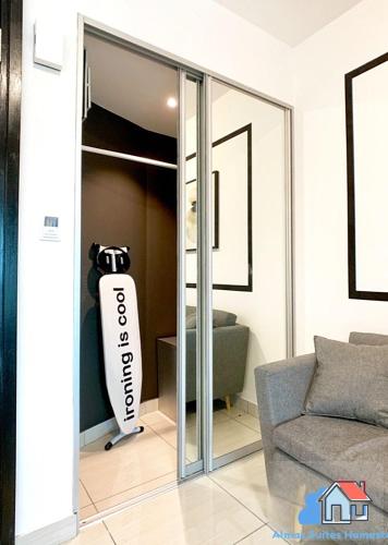 Ruang duduk di Almas Suites @ Puteri Harbour