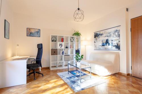 Tosco Romagnola Flat with Parking and Balcony