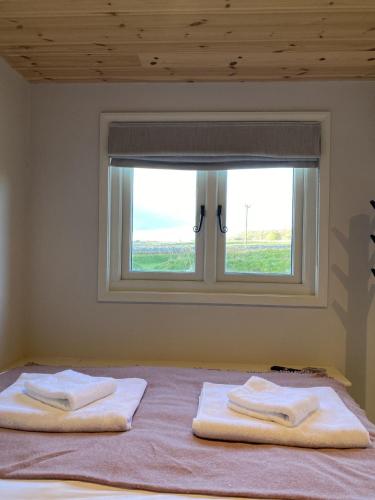 Postel nebo postele na pokoji v ubytování Meadow View - Bottom Cabin