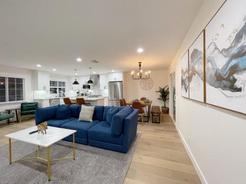 @ Marbella Lane – Contemporary Sophisticated Home