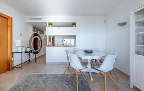2 Bedroom Gorgeous Apartment In Benalmádena