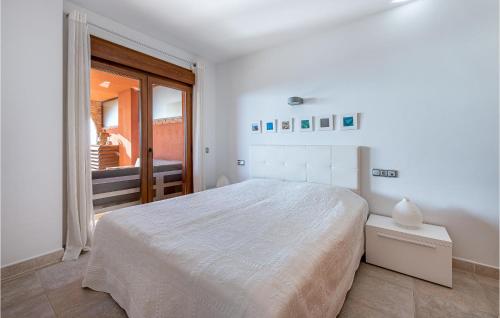 2 Bedroom Gorgeous Apartment In Benalmádena
