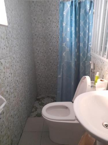 Bilik mandi di Silay DennisFhin Residence