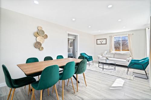 @ Marbella Lane - Neat and Modern Home in Arvada