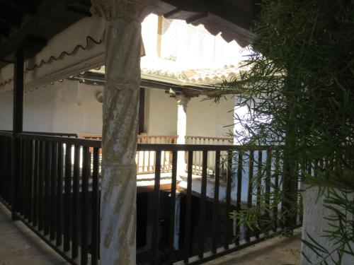 Un balcón o terraza en Apartamentos Turísticos El Losal