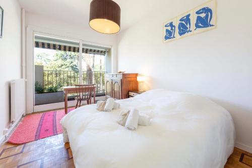 Le Gallia haven of peace in the city center with Terrace GALLIA LYS