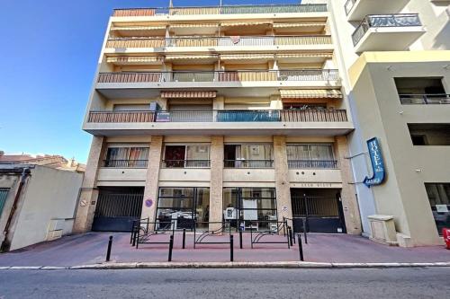 Cosy Studio Cannes Center beaches shopping and congresses LIVE IN MERLE