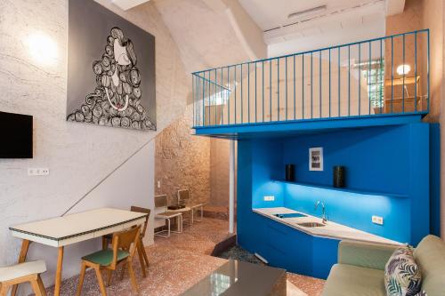 Architect designed studio with green rooftop! EP7L