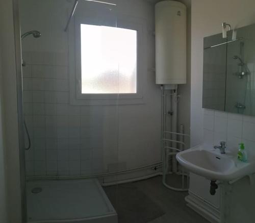 Kúpeľňa v ubytovaní T1 refait à neuf