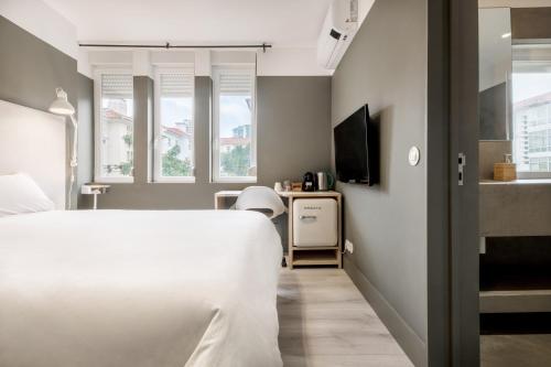 Rainbow Suites by Olala Homes