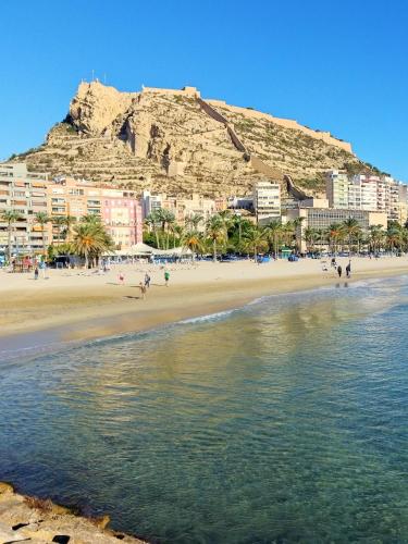 Modern,cozy and centric apartment next to beach