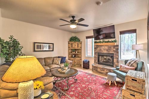 Charming Pinetop Getaway Hike, Golf, Ski!