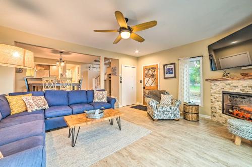 Lake Charlevoix Cottage Fire Pit and Deck – Photos 3