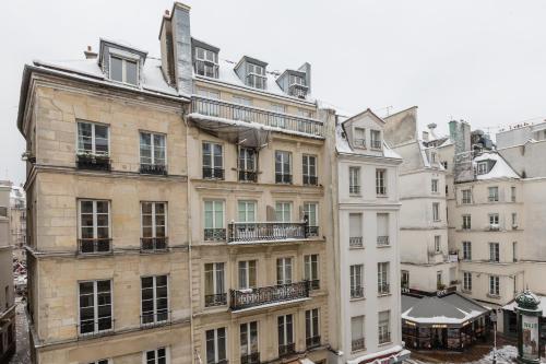 Veeve - Pompidou Hideaway