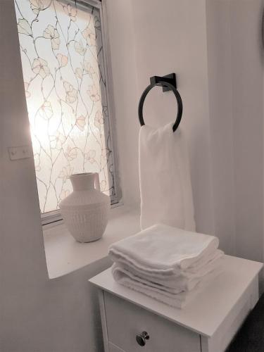 Chic Studio Minutes to DT – Photos 3