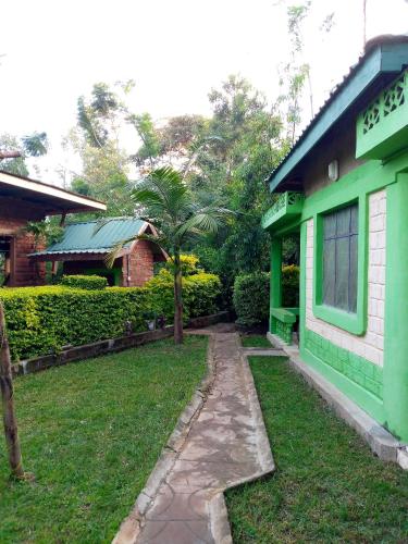 Taman di luar Galapagos Homestay