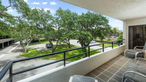 6415 Midnight Pass Road #210 – Photos 3