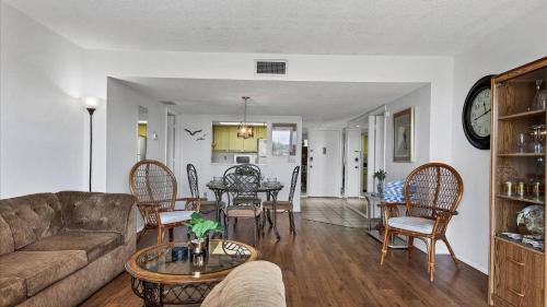 6415 Midnight Pass Road #307 – Photos 3
