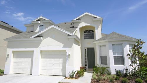 7795 Basnett Circle – Photos 2