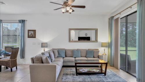 209 Australian Drive – Photos 4