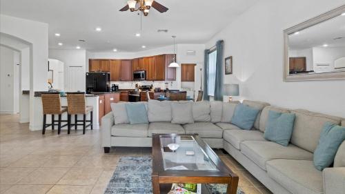 209 Australian Drive – Photos 5