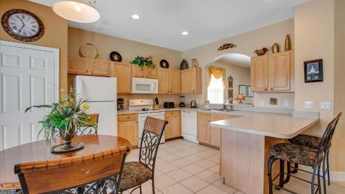 2605 Daulby Street – Photos 3