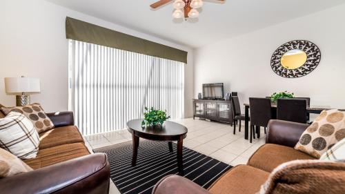 7678 Otterspool Street – Photos 2