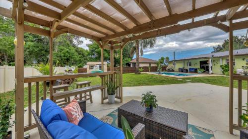22396 Nyack Avenue – Photos 2