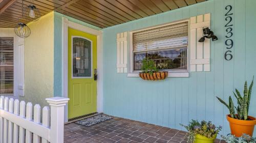 22396 Nyack Avenue – Photos 3