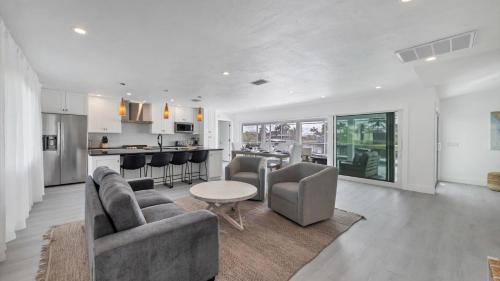 1521 Kinglet Drive – Photos 2